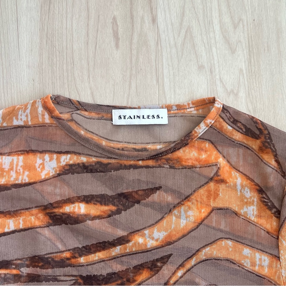 Stainless Mesh Patterned Crop Top - Picture 4 of 5
